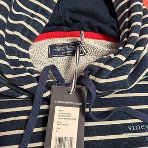 Vineyard vines men’s sweatshirt size L. New with tags! NWT